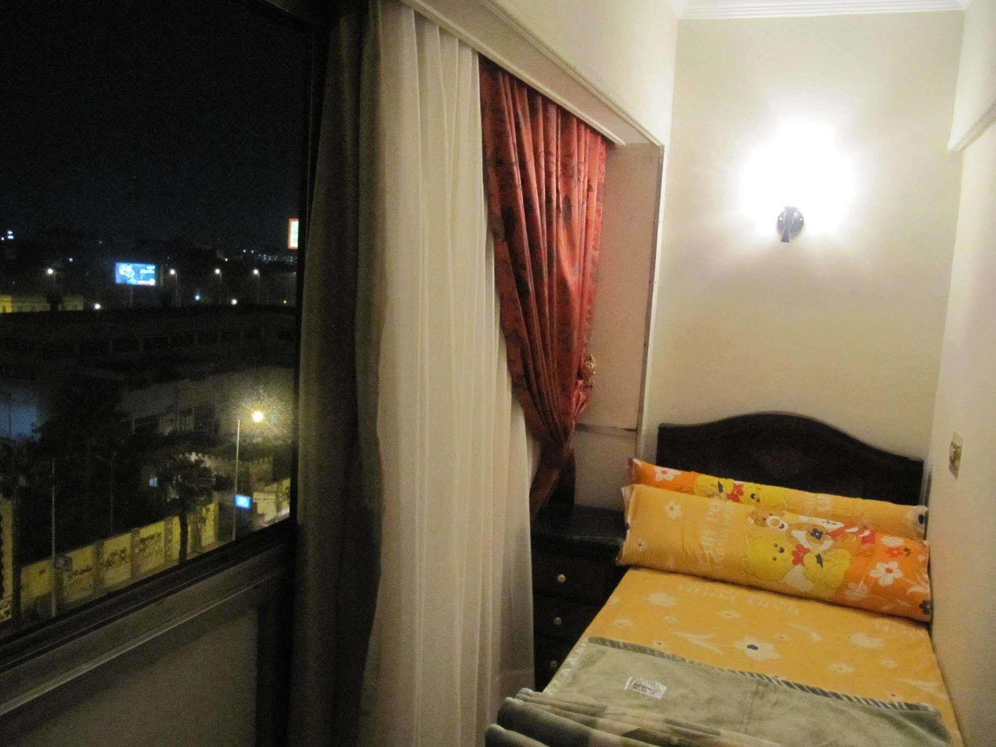 Plaza Hotel 2*