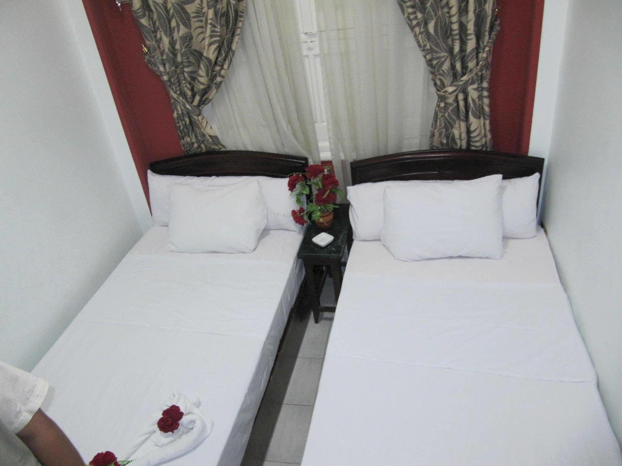Hotel Plaza 2*